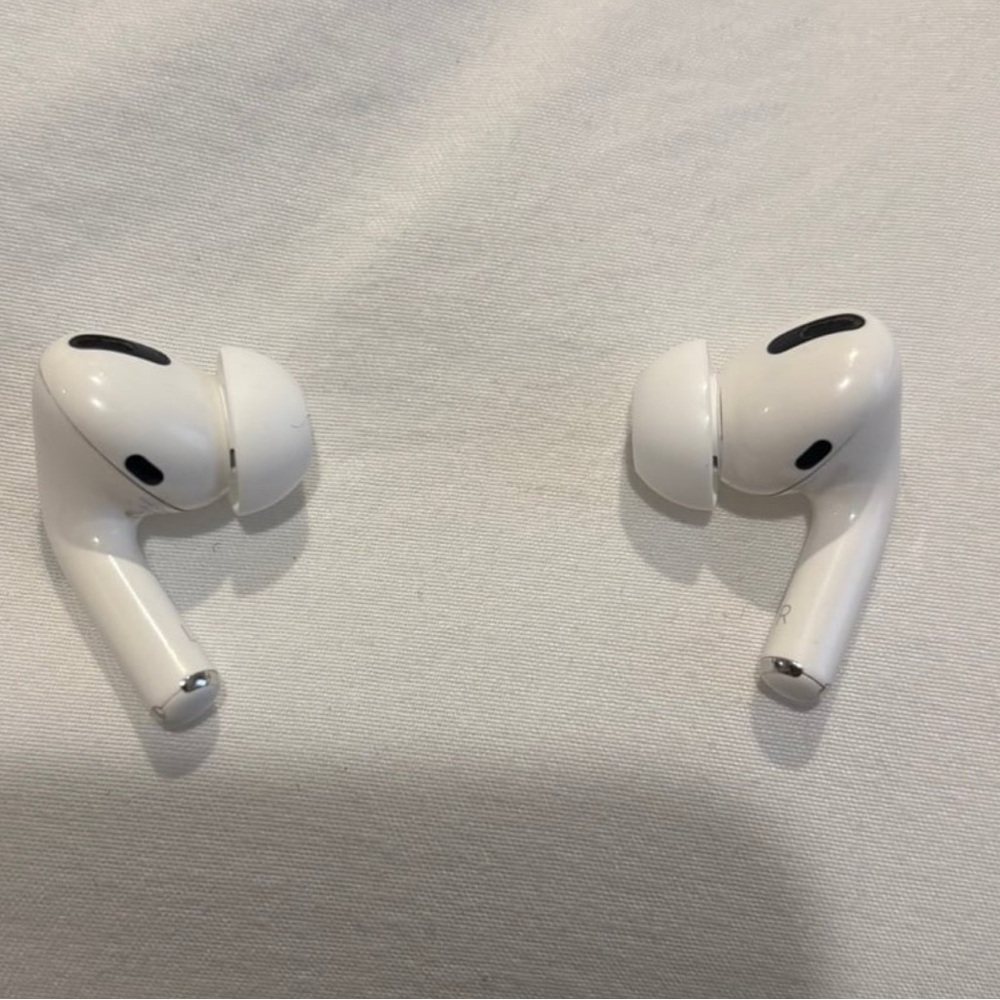 Apple AirPods Pro Wireless Earbuds